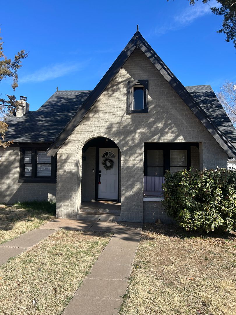 Lubbock House: 2008 26th Street