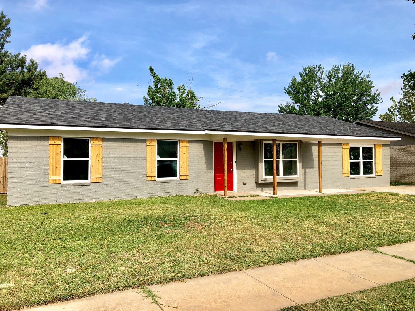Idalou House: 815 Hickory Street