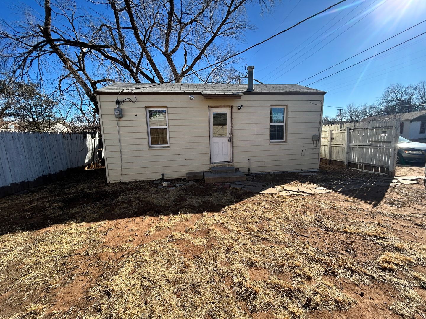 Lubbock Apartment: 2421 22nd St