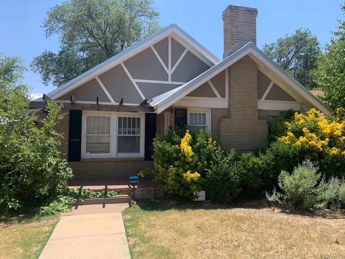 Lubbock House: 2505 26th St