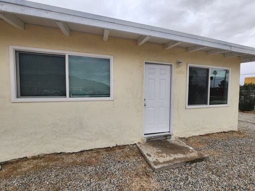 Newly Remodeled One Bedroom Duplex – photo 1
