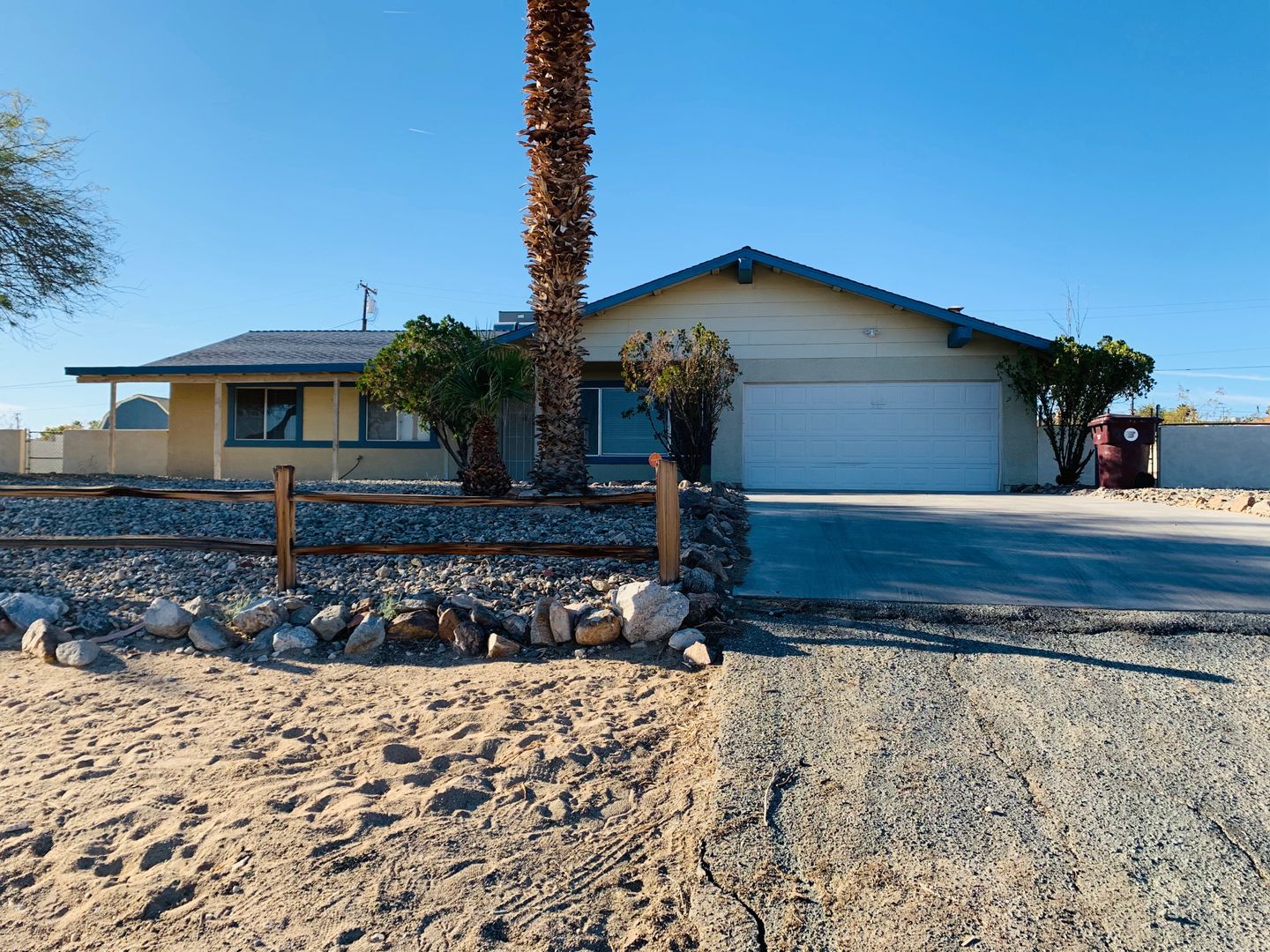 Twentynine Palms House: 73939 Desert Dunes Dr.