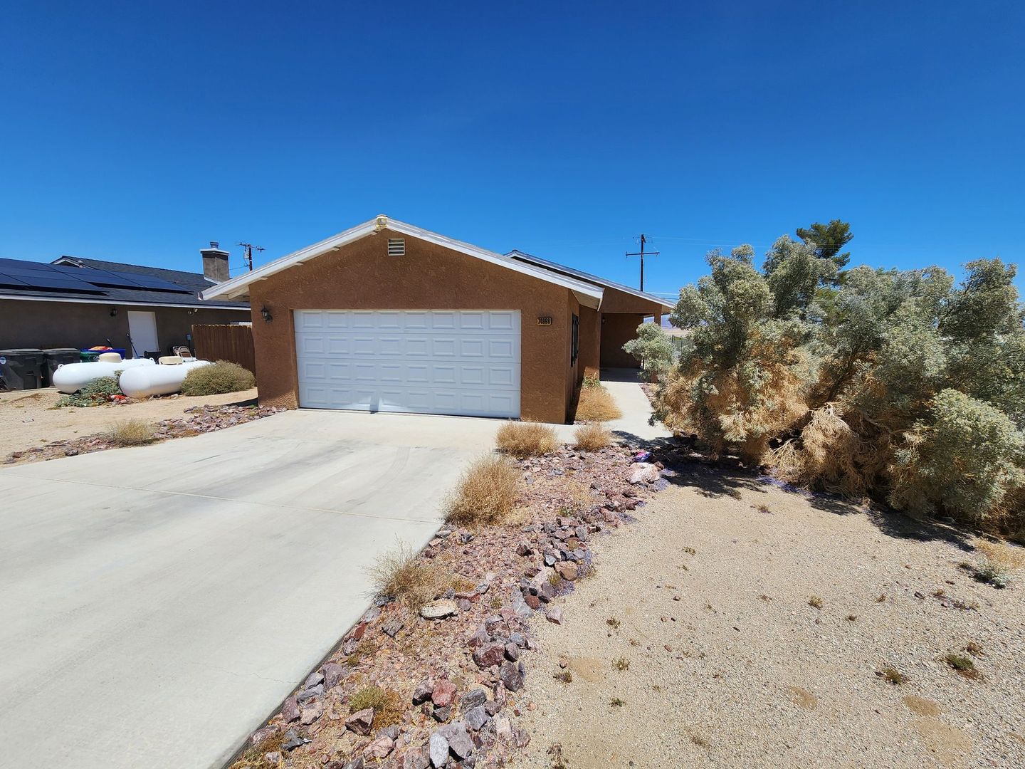 Twentynine Palms House: 74698 Serrano Drive