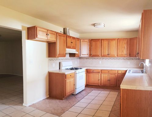 Cute 3 bedroom house – photo 1