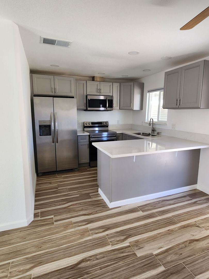 Yucca Valley Apartment: 6439 Camarilla Ave