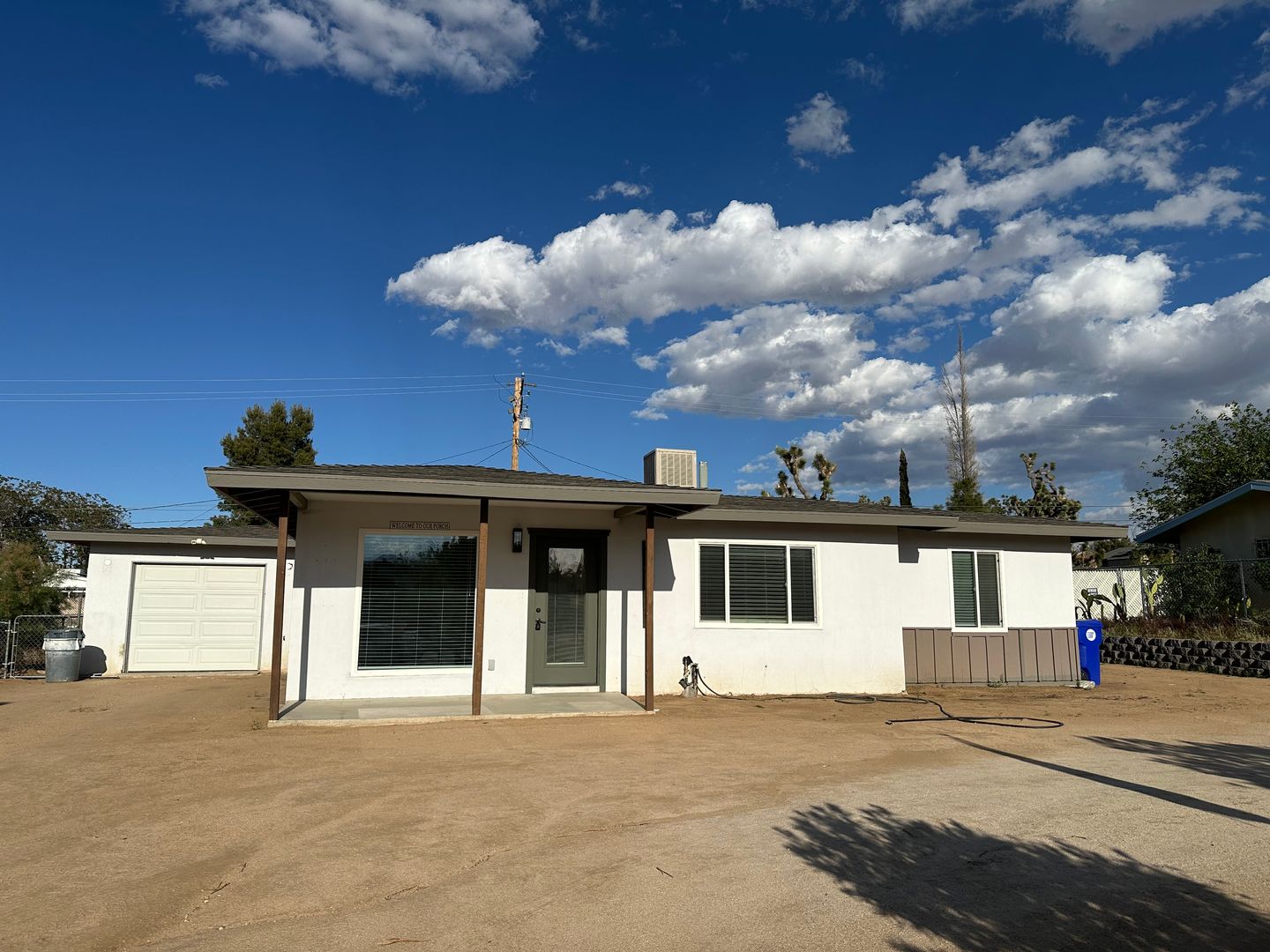 Yucca Valley House: 7607 Shawnee Trl