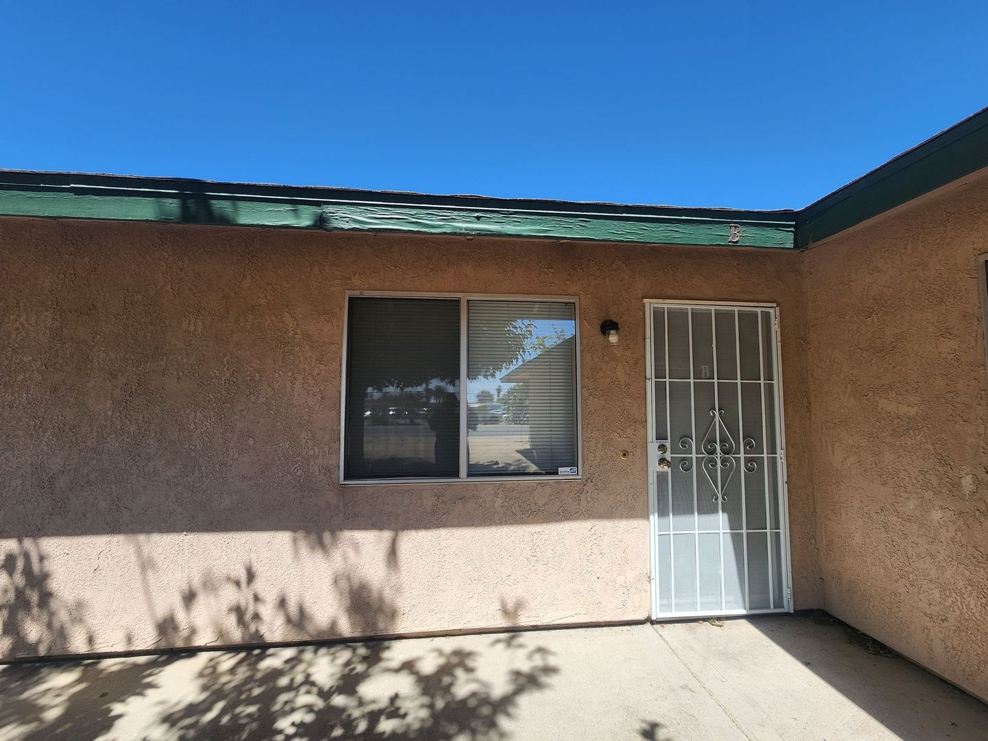 Twentynine Palms Apartment: 6444 Palo Verde Ave