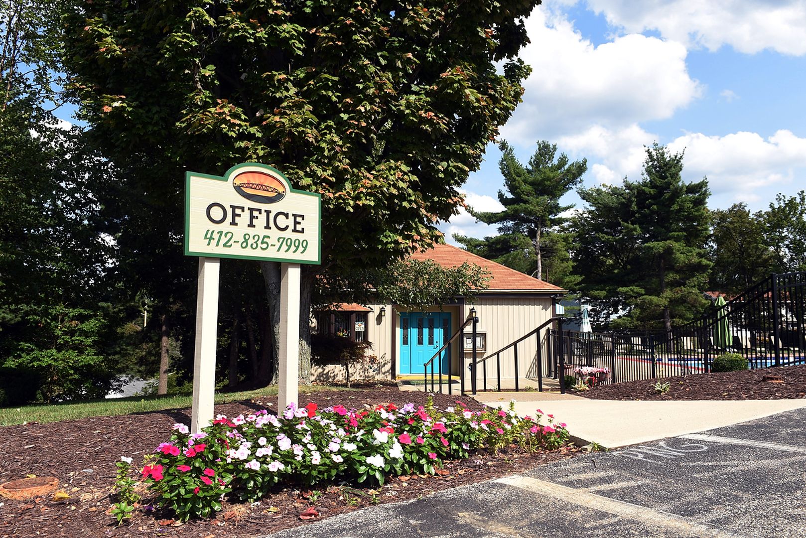 Bethel Park Apartment: Highfield Crossing Apartments