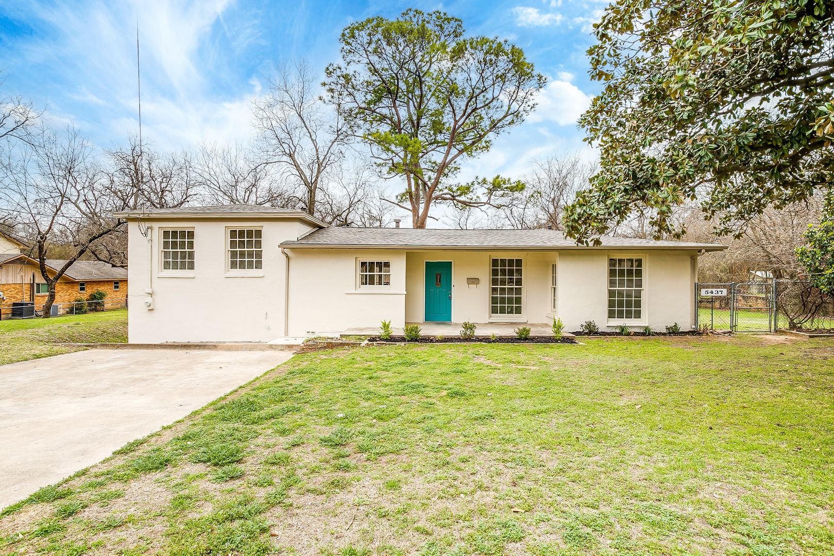 Fort Worth House: 5437 Sam Calloway Rd
