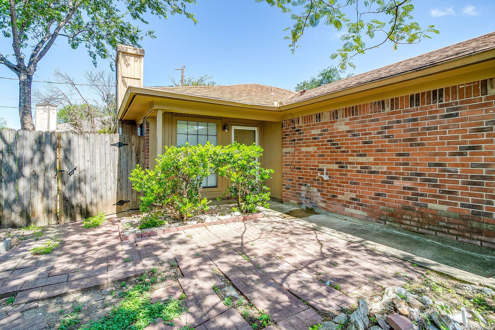 Fort Worth House: 4517 Compass Ct