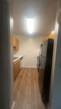 Classic 1 Bedroom, 1 Bath Garden Apartment – photo 1