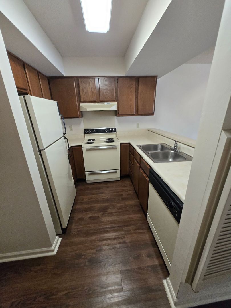 Nashville Apartment: 101 Tusculum Square Drive