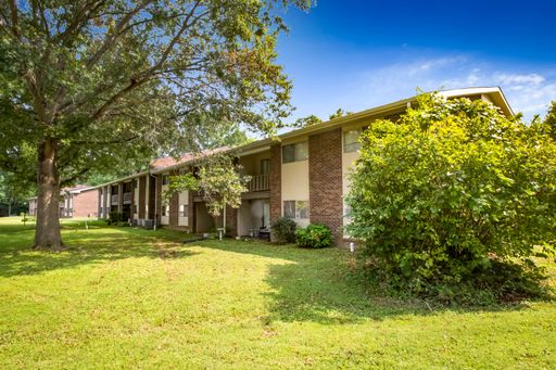 2 Bedroom, 1 Bath Garden Flat – photo 1