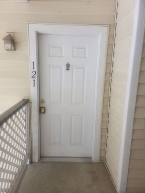 Charming 1 Bedroom, 1 Bath Garden Flat, w/ Fire Place – photo 1