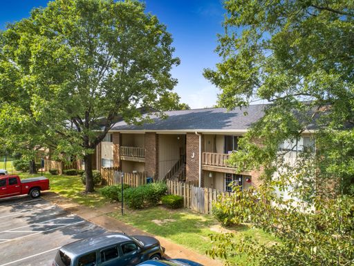 1 Bedroom, 1 Bath Garden Flat – photo 1
