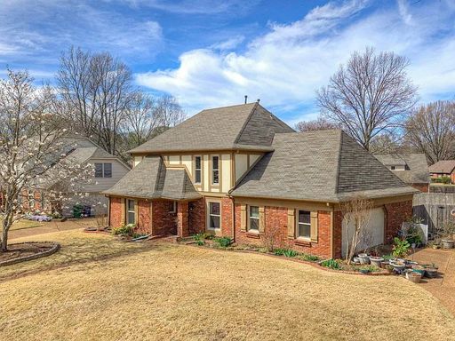 $500 off your 1st full month's rent!! Beautiful home in sought-after Germantown neighborhood – photo 1