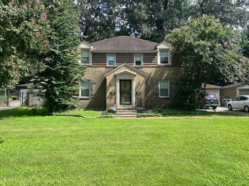 Charming 2-bedroom, 1-bath home in the Vollintine-Evergreen historic district of Memphis – photo 1