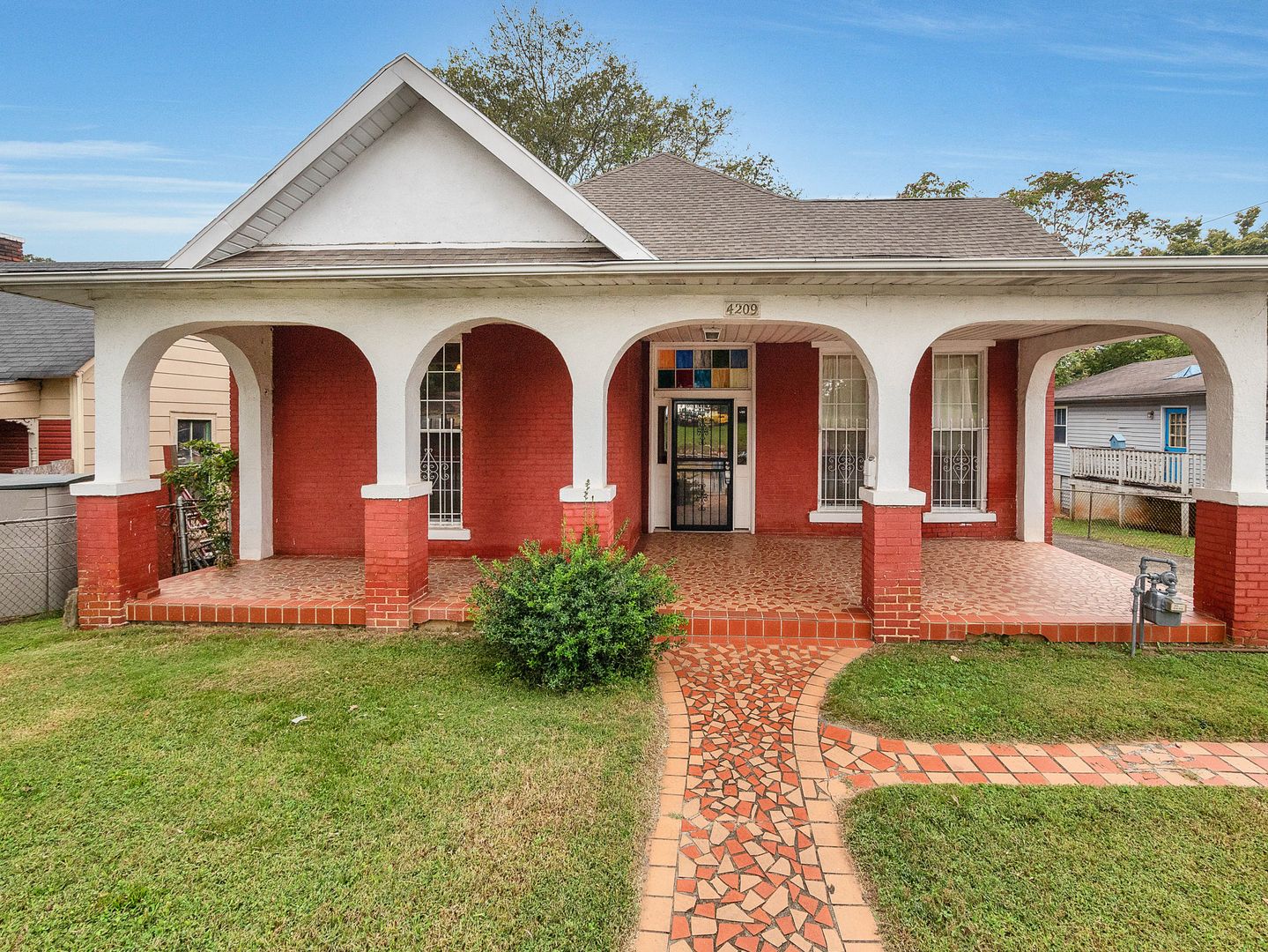 Chattanooga House: 4209 Grand Ave