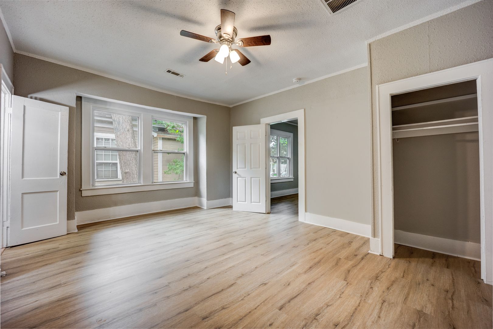 Fort Smith Apartment: 2905 & 2907 Alabama Avenue