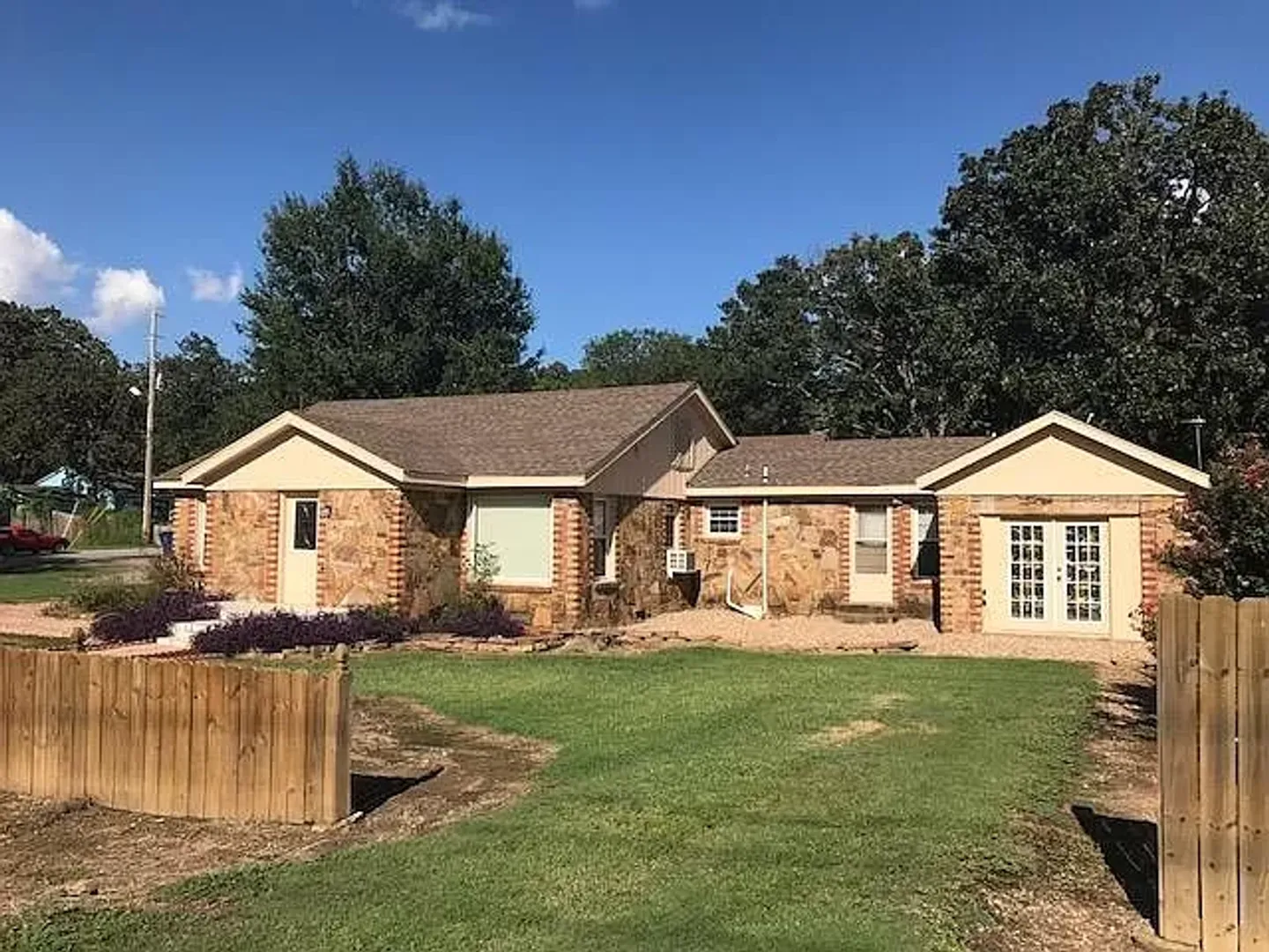 Fort Smith House: 3905 Jenny Lind Road