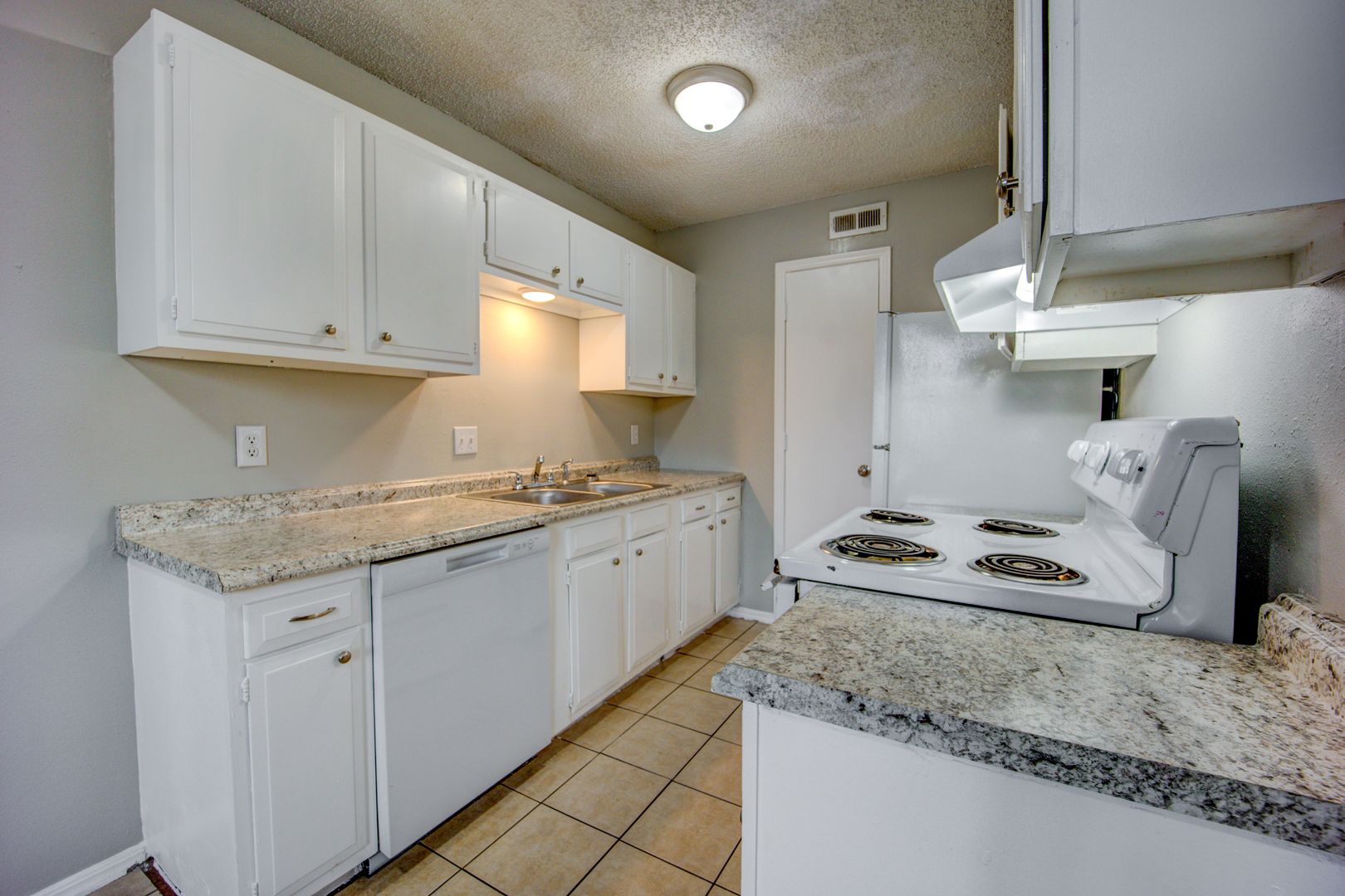 MF-16-The Dogwood Apartments 3 of 8