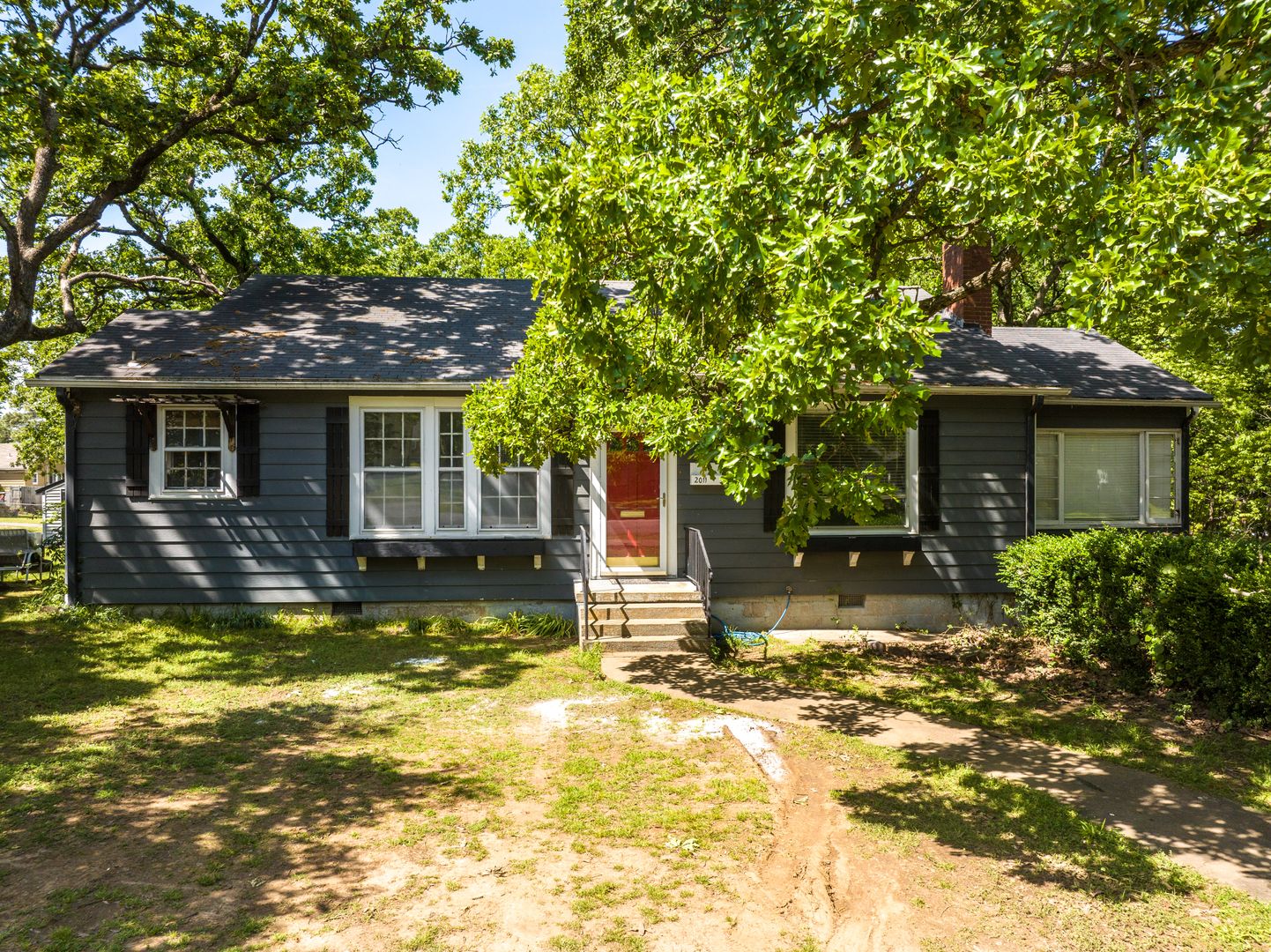 Fort Smith House: 2011 South S Street