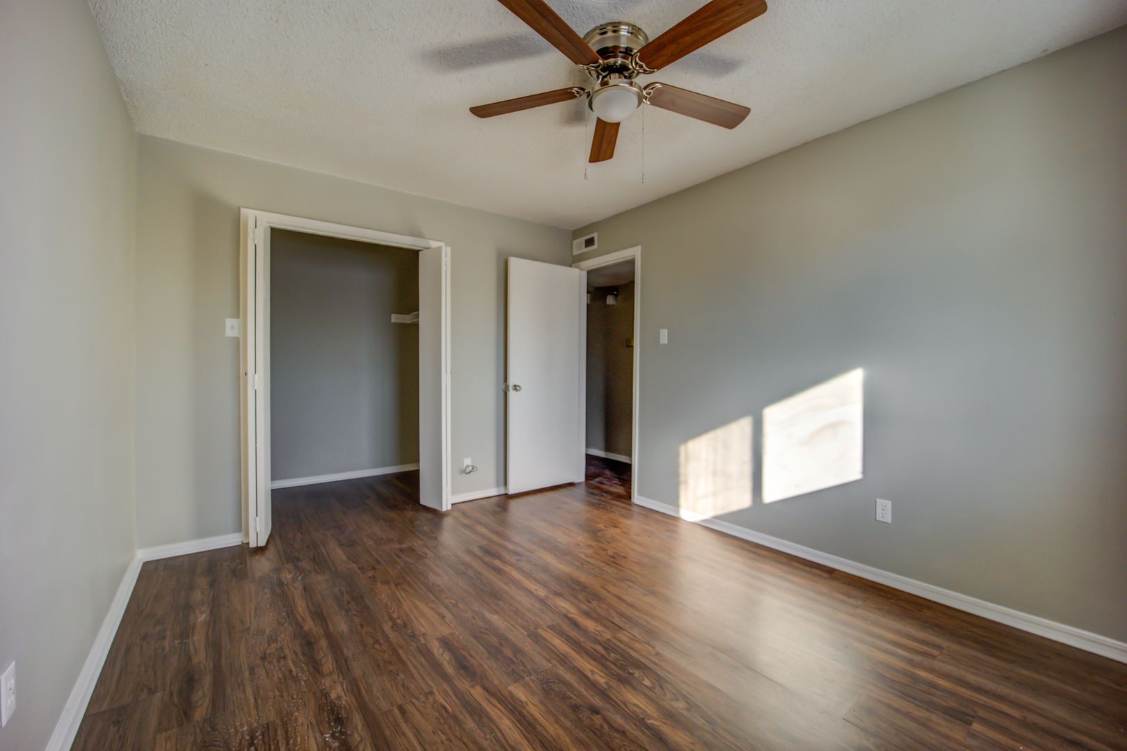 MF-16-The Dogwood Apartments 3 of 12