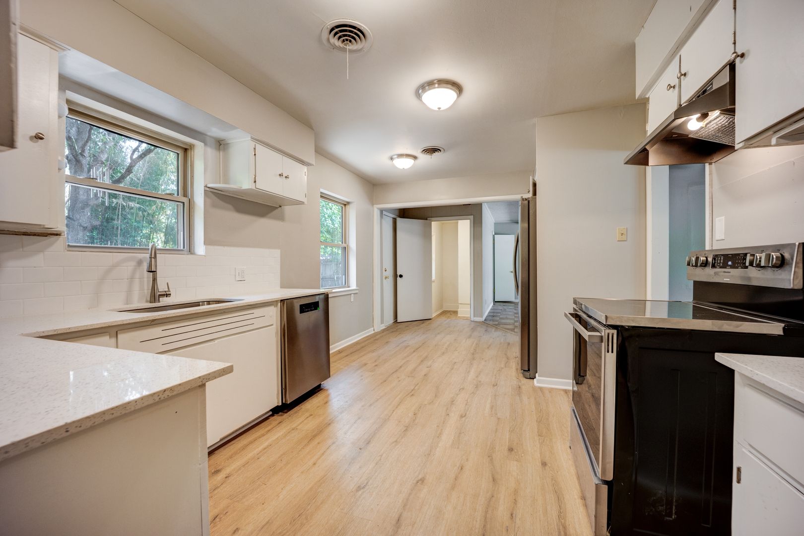 SF-098-3521 South 35th Street 3 of 12