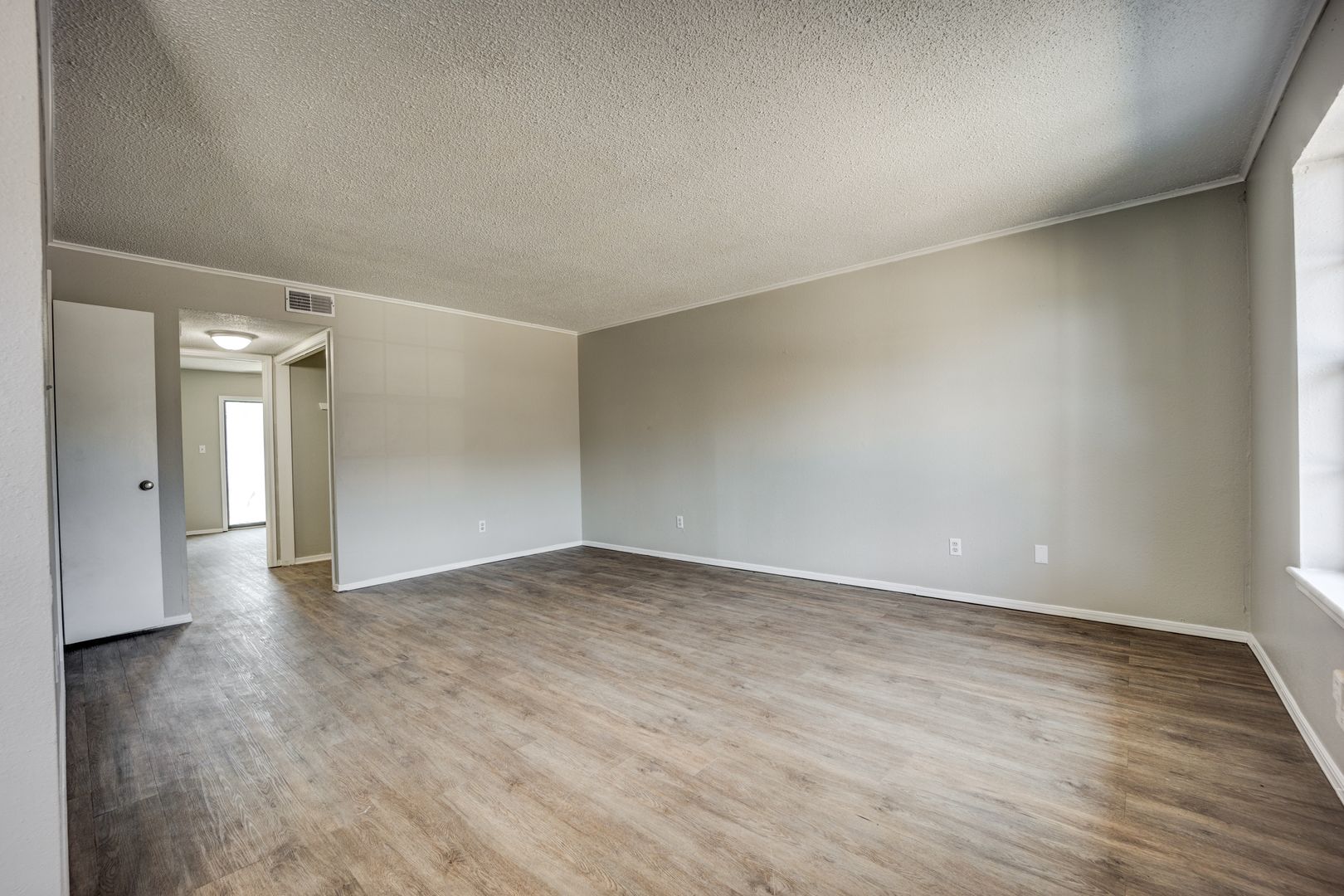 MF-18-The Cottonwood Apartments 9 of 12