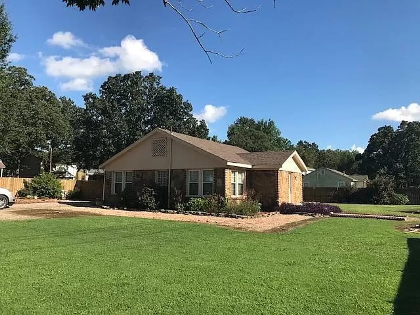 Fort Smith House: 3905 Jenny Lind Road