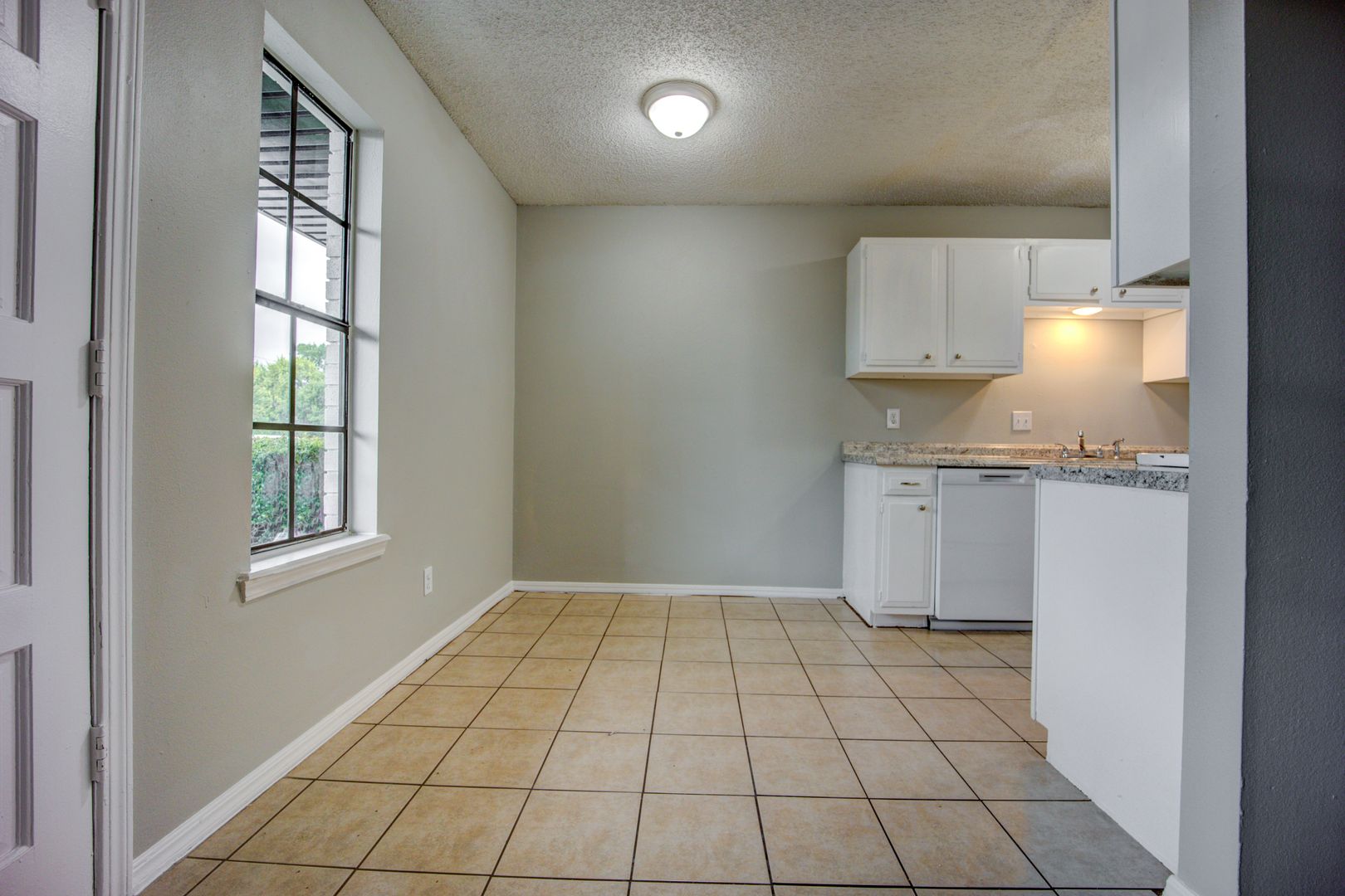 MF-16-The Dogwood Apartments 4 of 8