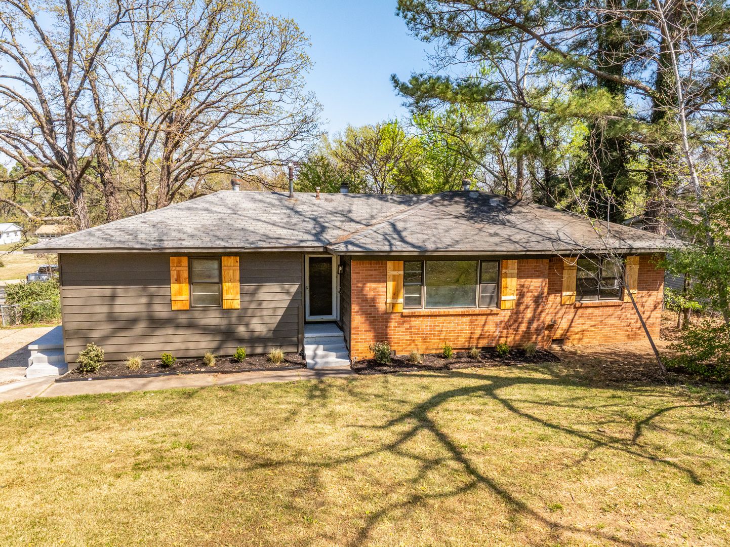 Fort Smith House: 2901 Independence Street