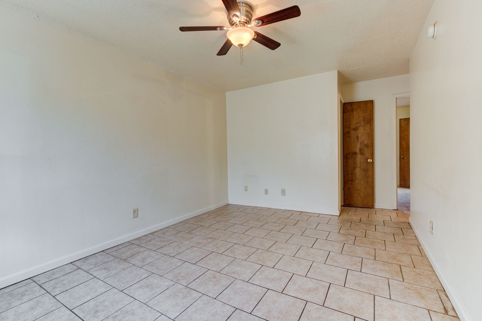 MF-06-The View Apartment 5 of 12