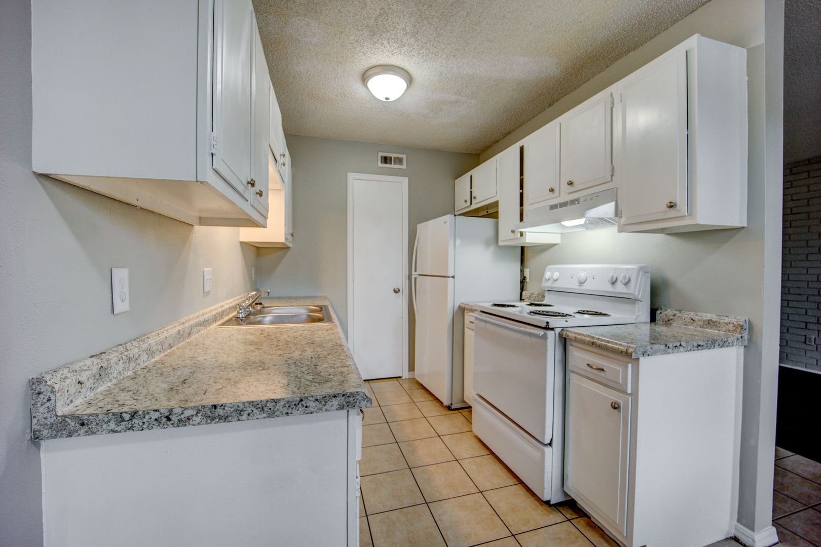 MF-16-The Dogwood Apartments 2 of 8