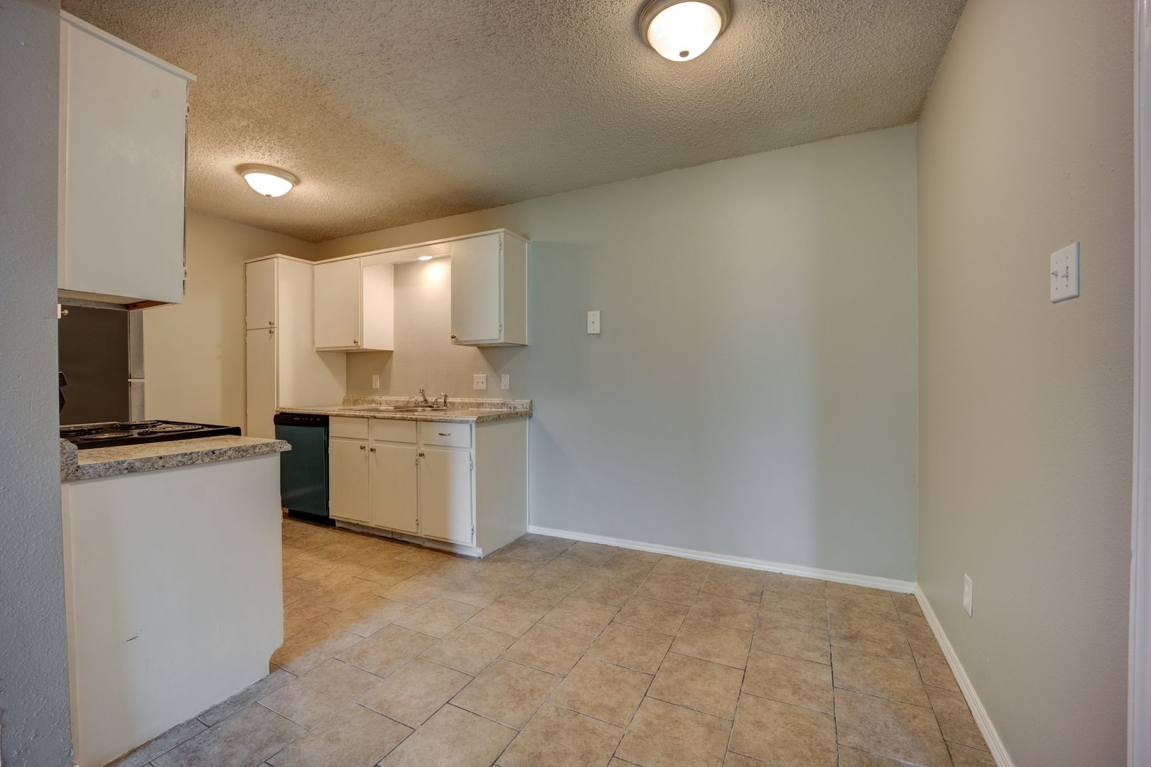 MF-14-Ramsey Square Apartments 3 of 17