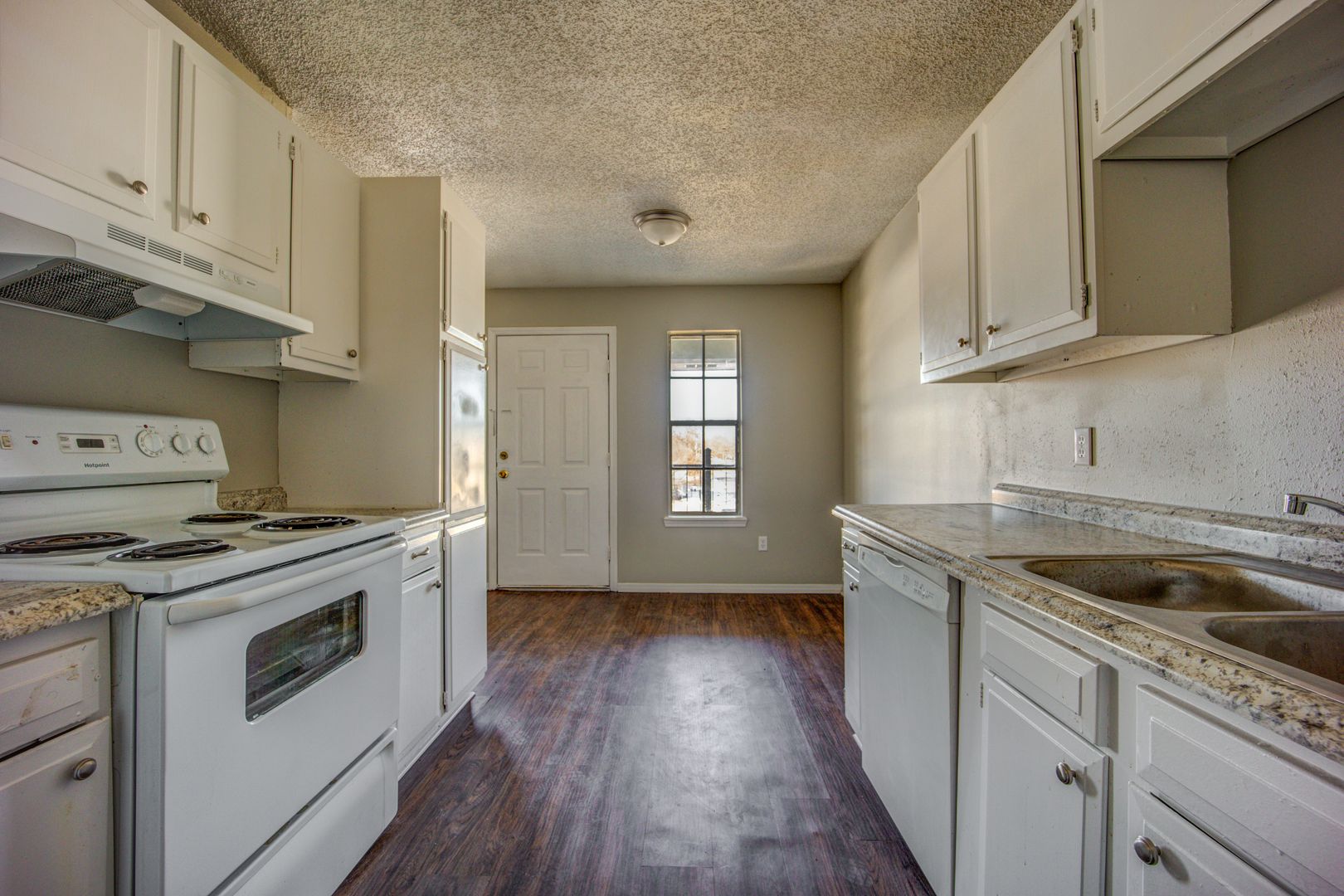 MF-16-The Dogwood Apartments 2 of 12