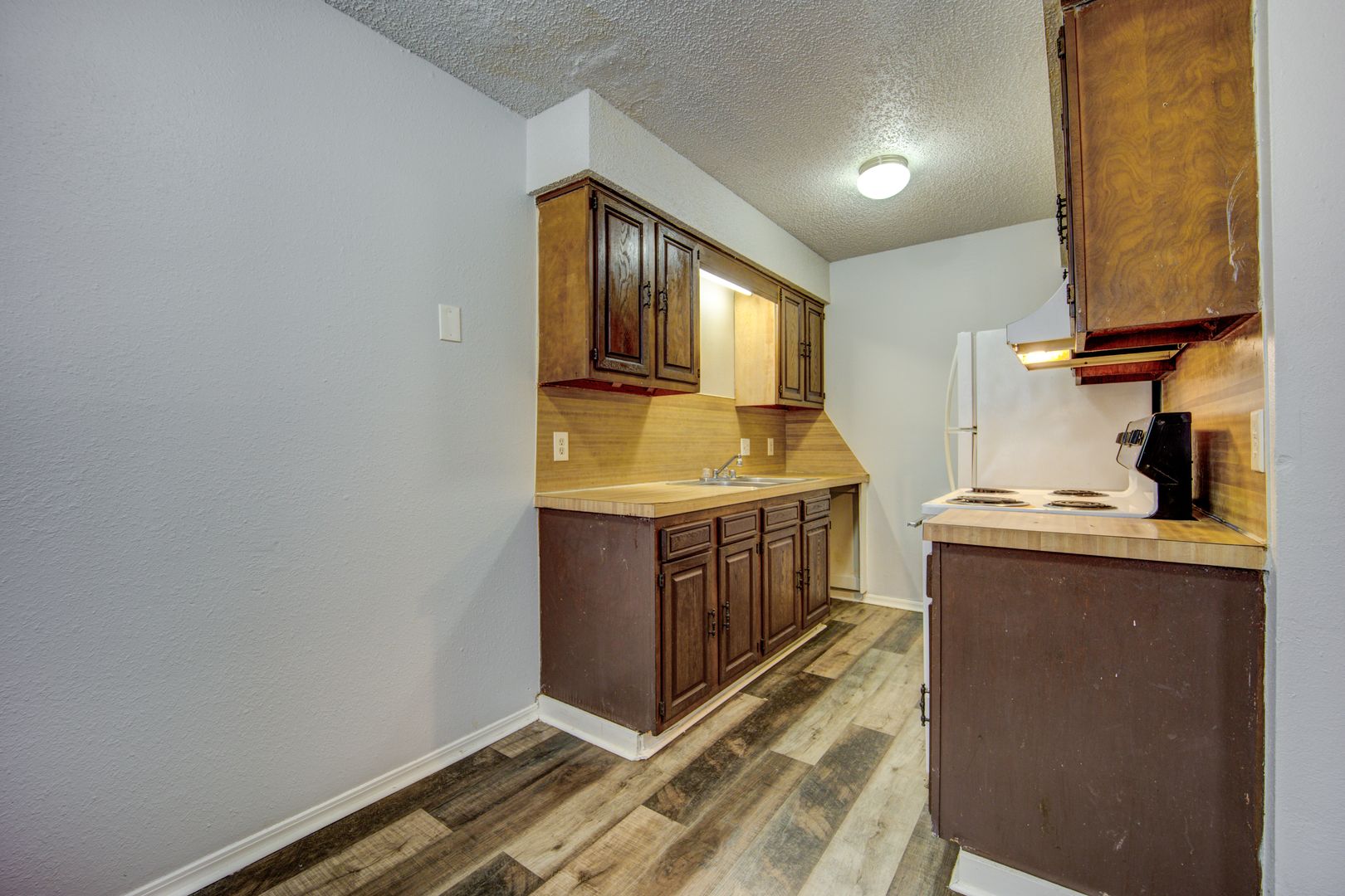 MF-15-The Oak Apartments 3 of 12