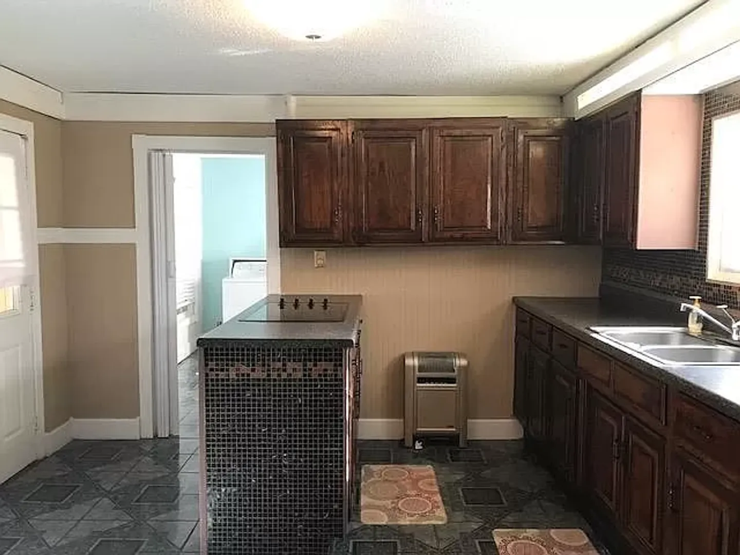 Fort Smith House: 3905 Jenny Lind Road