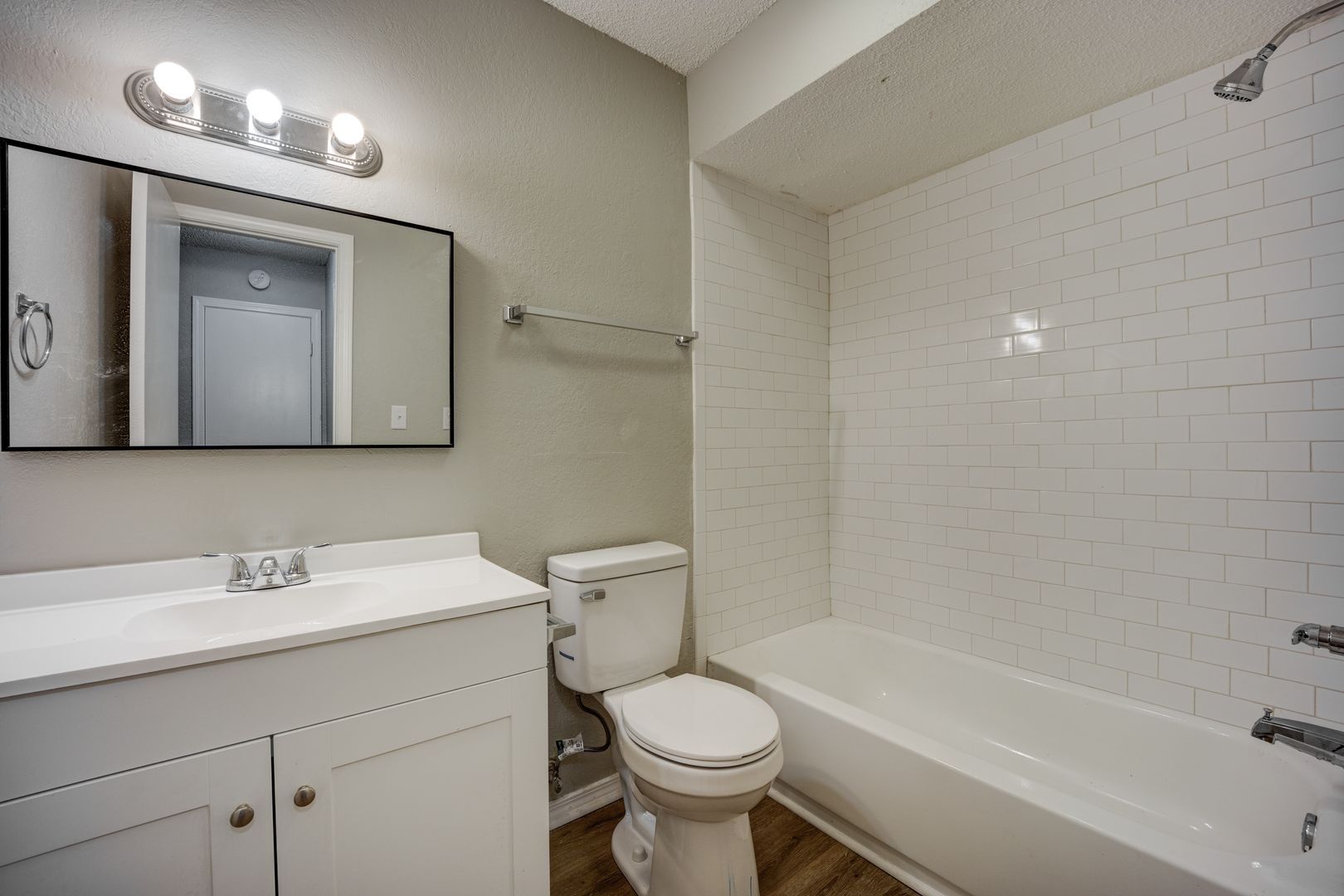 MF-17-Cherry Tree Apartments 3 of 9