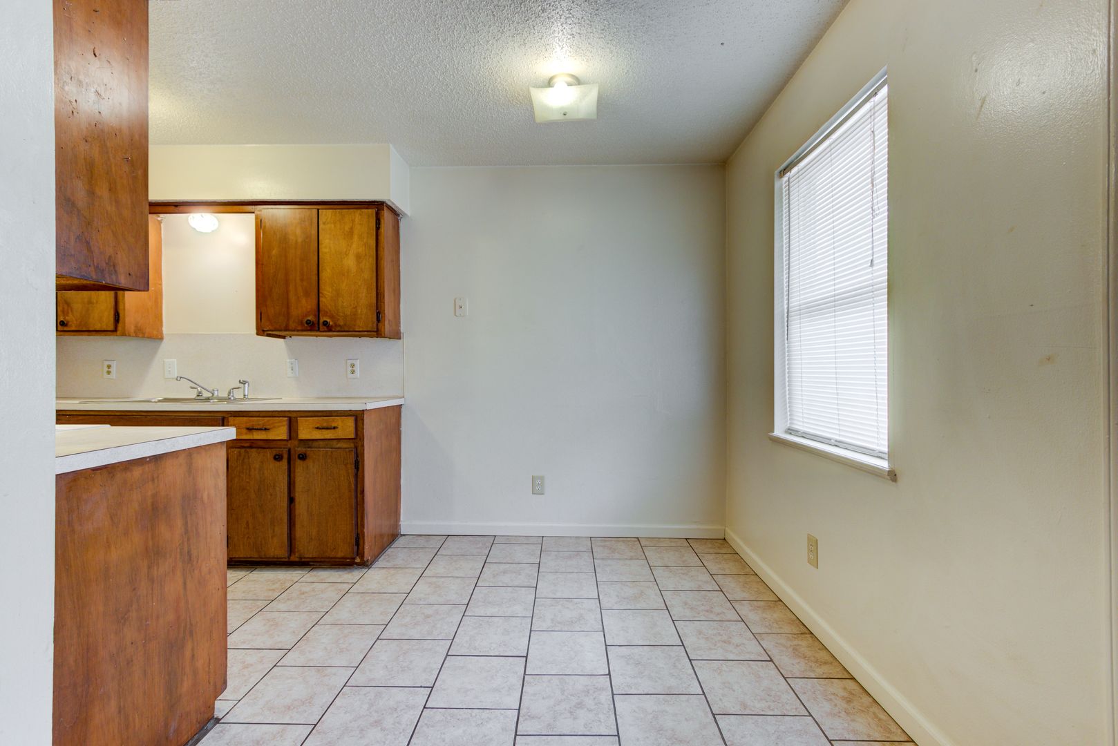 MF-06-The View Apartment 6 of 12