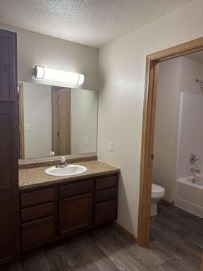 Large 3 Bed at Westport – photo 1