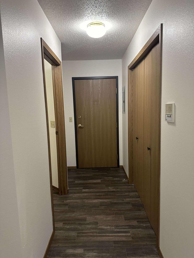 Fargo Apartment: 1704-1736 Dakota Dr. N.