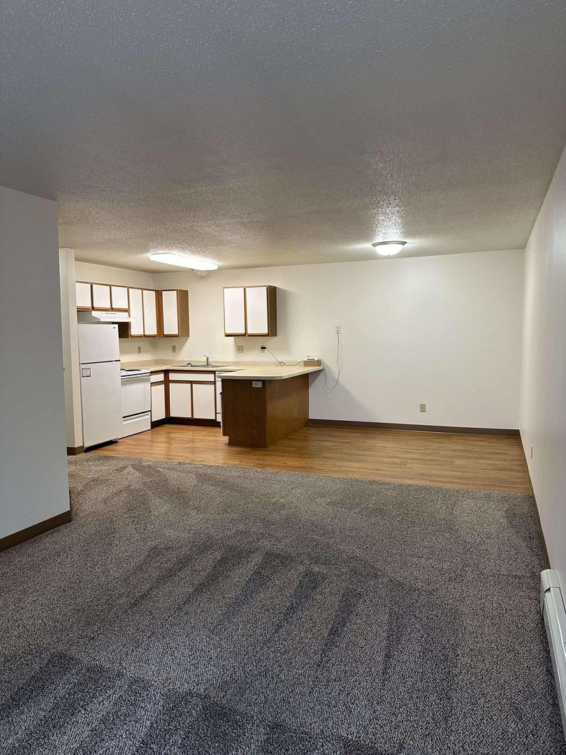 Fargo Apartment: 1704-1736 Dakota Dr. N.