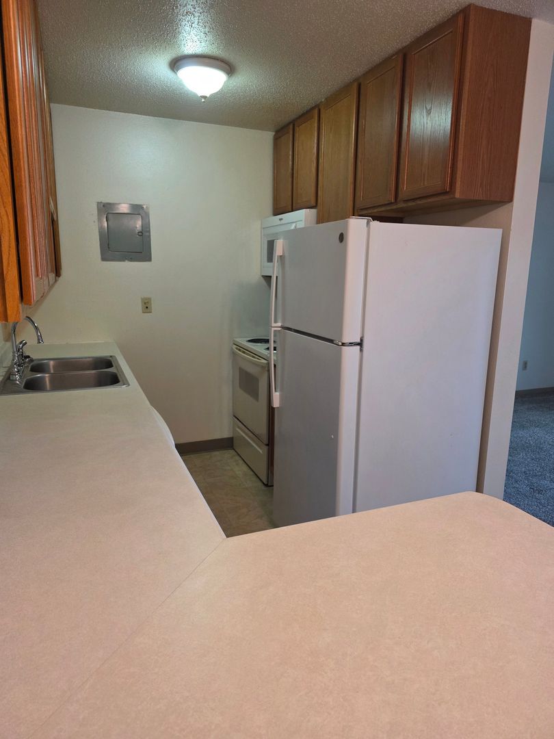 Fargo Apartment: 1010 16th St N