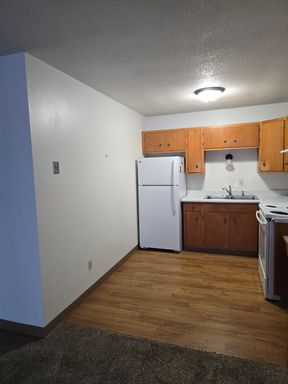 Large 2bed 1 bath with balcony – photo 1