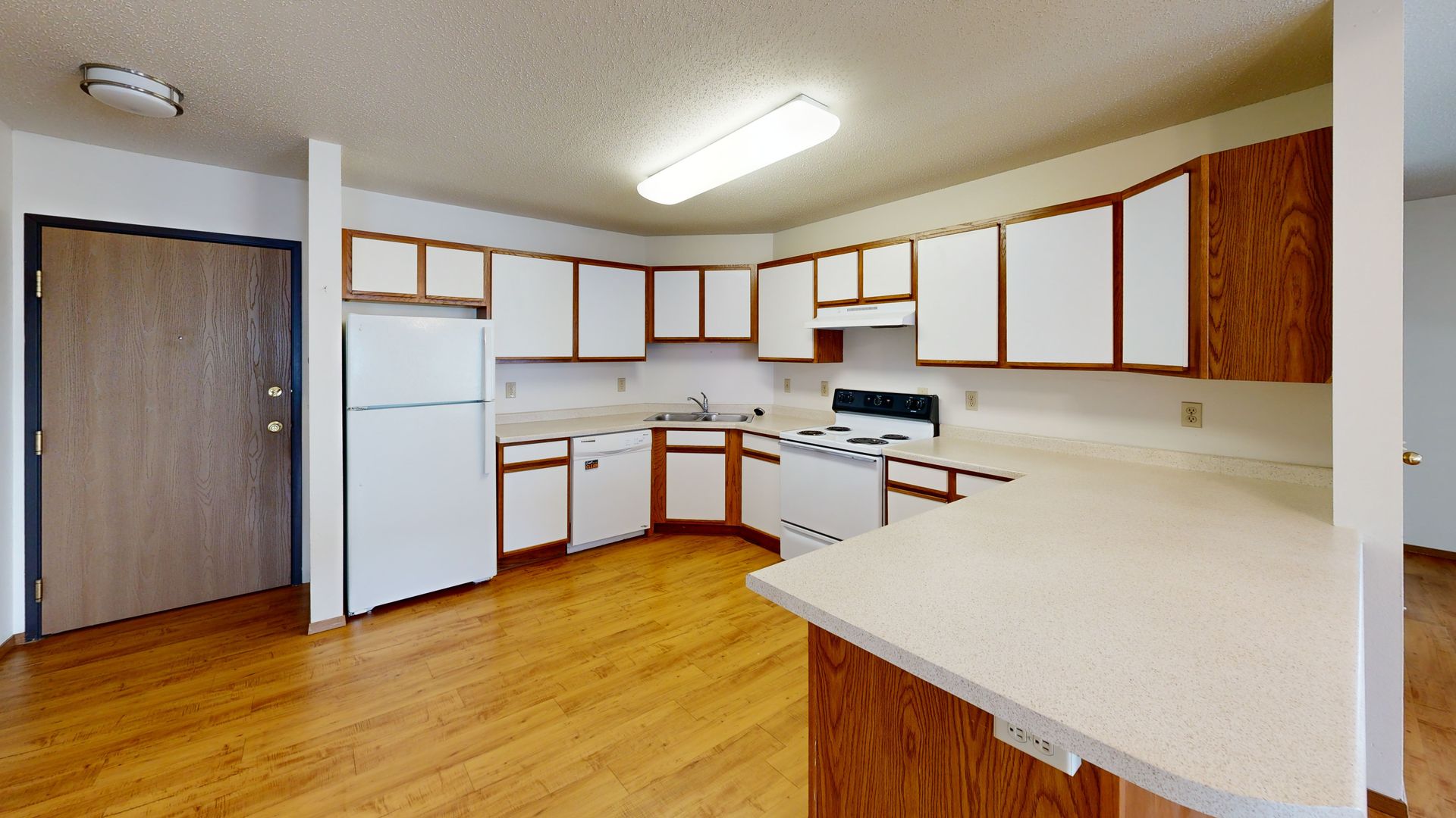 Fargo Apartment: 1804 39th St S