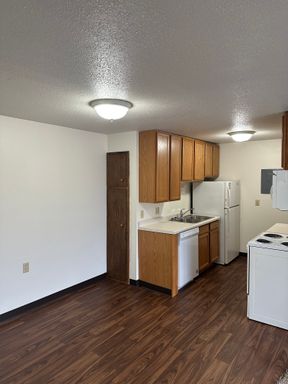 3 Bedroom and 3 Bathroom Layout – photo 1