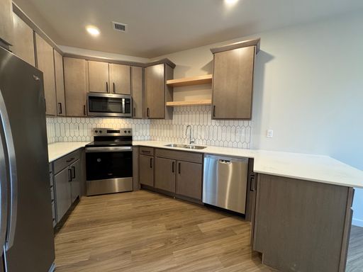 Sleek City Living – photo 1