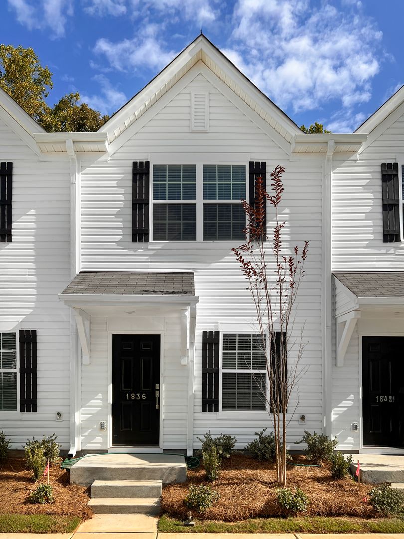 Winston Salem House: 1836 Autumn Mist