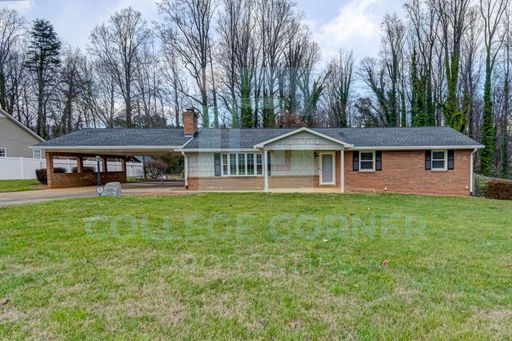695 YELLOWSTON LANE AVAILABLE 6/1/2027-5/18/2028 Fully FURNISHED (Short/Long Term) – photo 1